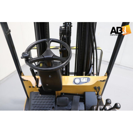Chariot élévateur Electrique Caterpillar EP-15-KRT-PAC