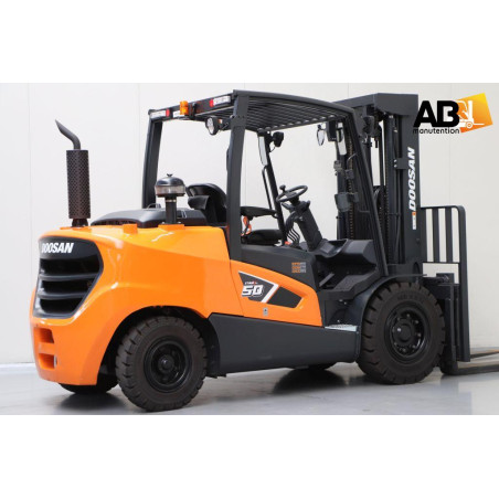 Chariot élévateur Diesel Doosan D-50-C-9