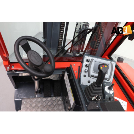 Chariot élévateur Electrique Multidirectionnel Combilift CBE4000