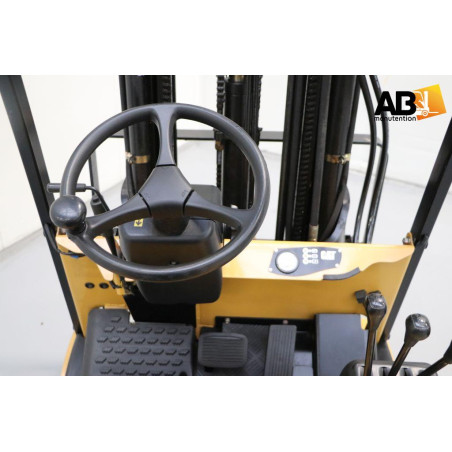 Chariot élévateur Electrique Caterpillar EP-15-KRT