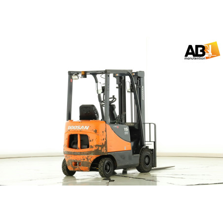 Chariot élévateur Diesel Doosan D-15-S-5