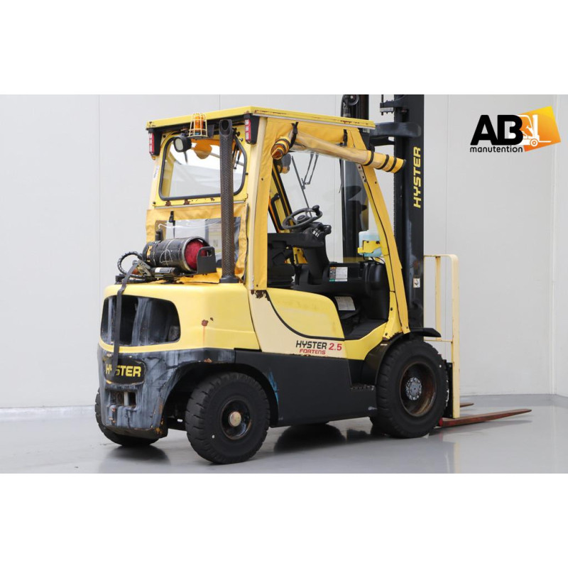 Chariot élévateur Gaz 2500kg Hyster H2.5FT — free download