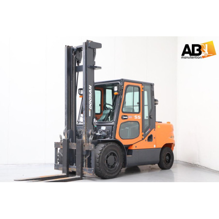 Chariot élévateur Diesel 5500kg Doosan D55SC-5