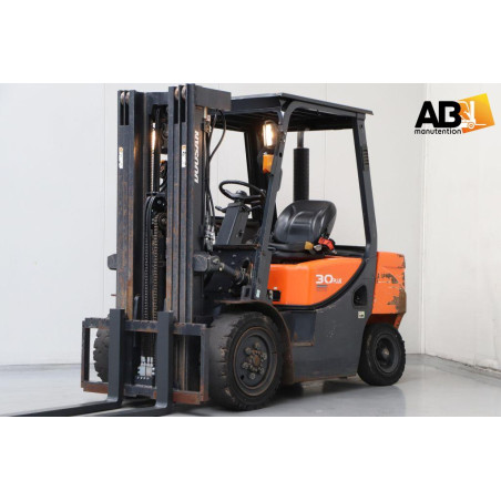 Chariot élévateur Diesel 3000kg Doosan D-30-GP
