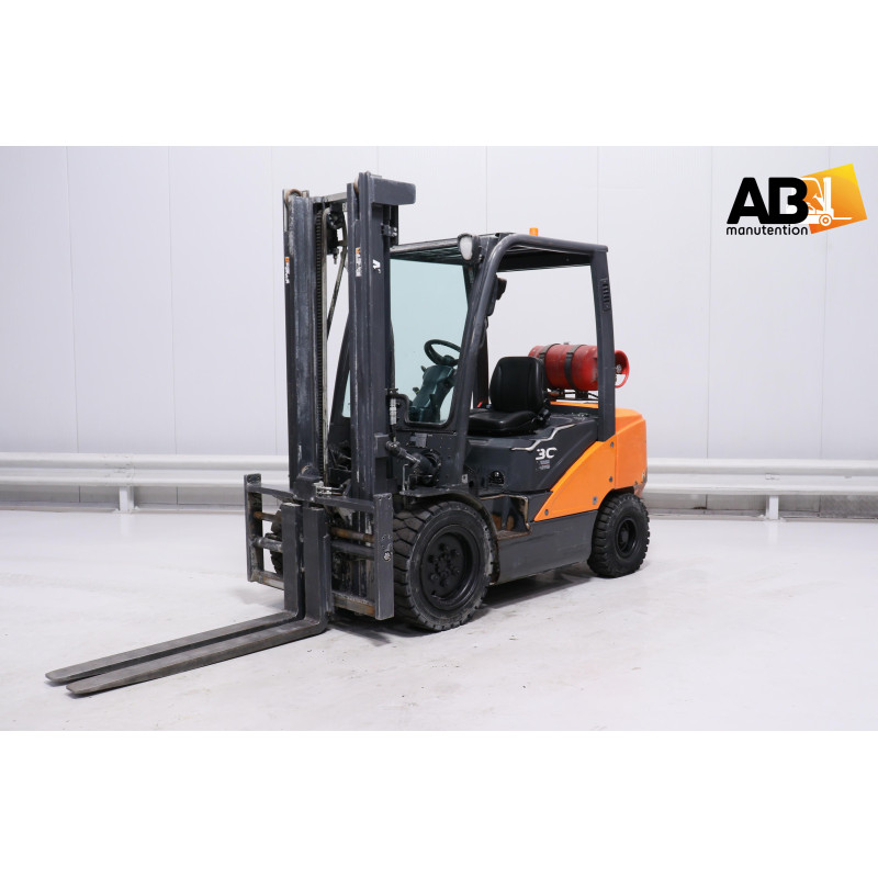 Chariot élévateur Gaz 3000kg Doosan G-30-P-7