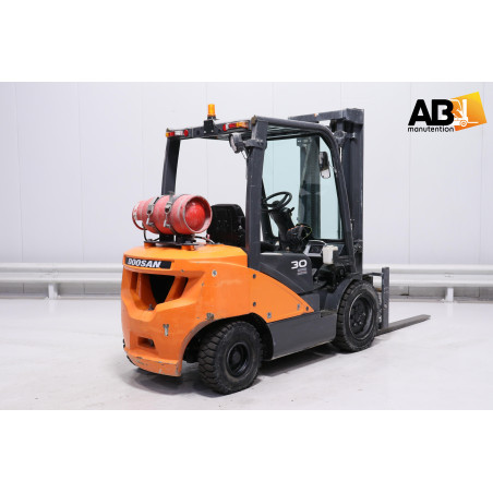 Chariot élévateur Gaz 3000kg Doosan G-30-P-7