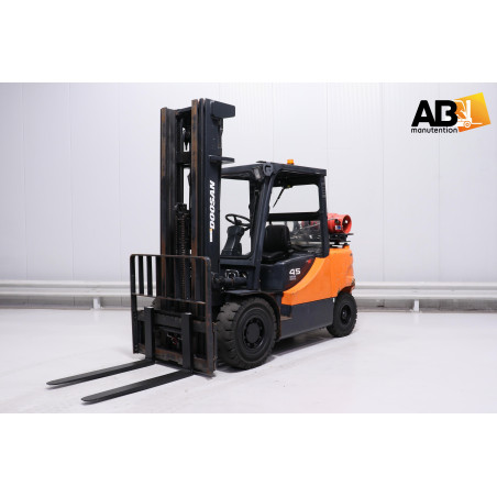 Chariot élévateur Gaz 4500kg Doosan G-45-SC-5