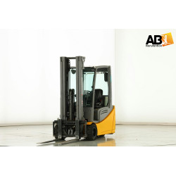 Chariot élévateur...