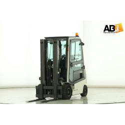 Chariot élévateur...