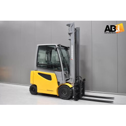 Chariot élévateur...