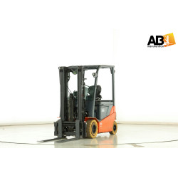 Chariot élévateur...