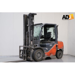 Chariot élévateur Diesel...