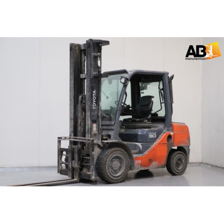 Chariot élévateur Diesel 3000kg Toyota 02-8-FDF-30