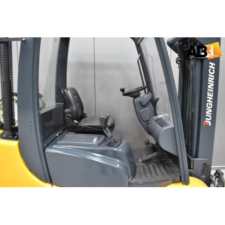 Chariot élévateur Gaz 1600kg Jungheinrich TFG-316