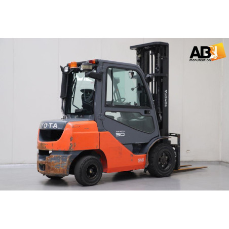 Chariot élévateur Diesel 3000kg Toyota 02-8-FDF-30
