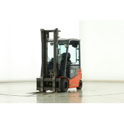 Chariot élévateur...