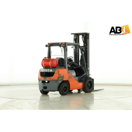 Chariot élévateur Gaz 3000kg Toyota 02-8-FGF-30