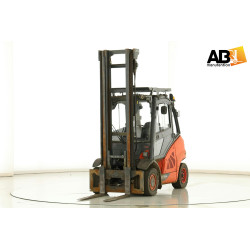 Chariot élévateur Diesel...