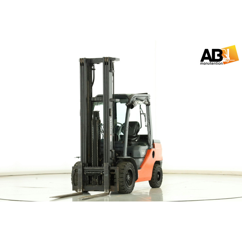 Chariot élévateur Diesel 3000kg Toyota 52-8-FDF-30