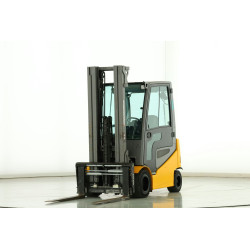 Chariot élévateur...