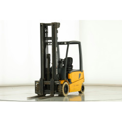 Chariot élévateur...