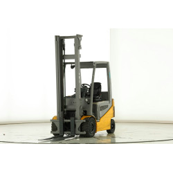 Chariot élévateur...