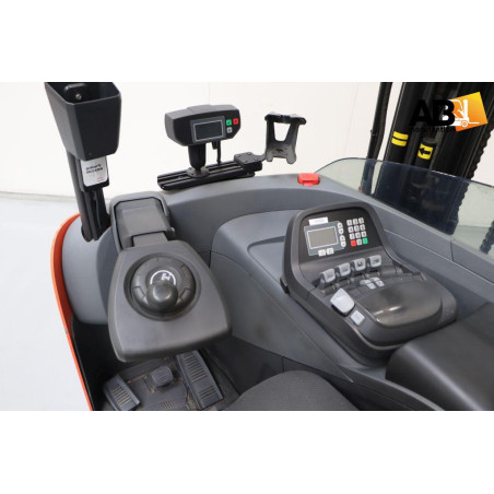 Chariot élévateur Rétractable 1400kg BT RRE140