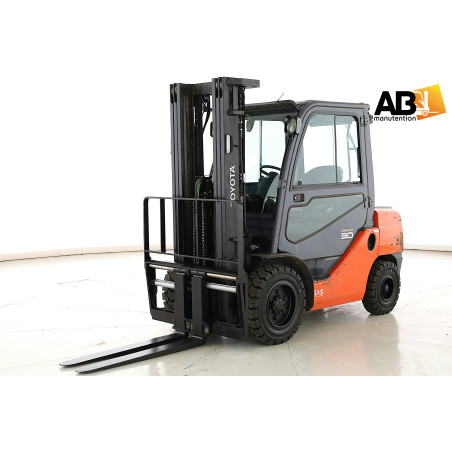 Chariot élévateur Diesel 3000kg Toyota 02-8-FDF-30