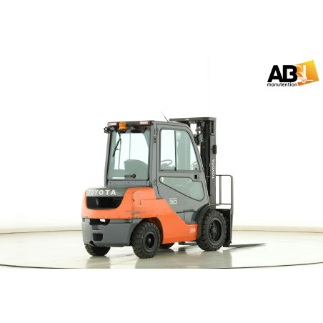 Chariot élévateur Diesel 3000kg Toyota 02-8-FDF-30
