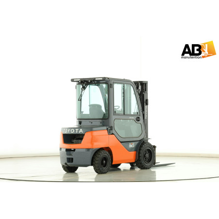 Chariot élévateur Diesel 3000kg Toyota 52-8-FDF-30