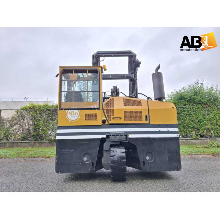 Chariot élévateur d' occasion Latéral ou Multidirectionnel gaz 8,0t Combilift C8000-15