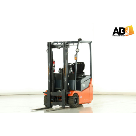 Chariot élévateur d'occasion Electrique 3 roues 1,5T Toyota 7-FBEST-15