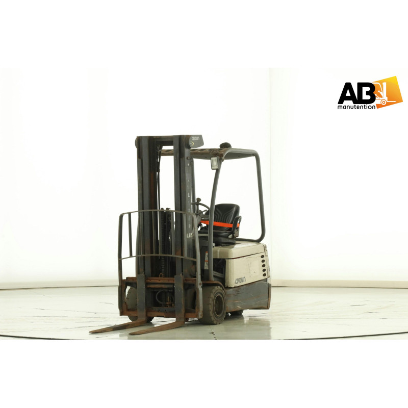 Chariot elevateur électrique d'occasion  1,8t Crown SC-4240 ABMANUTENTION Nord (59)