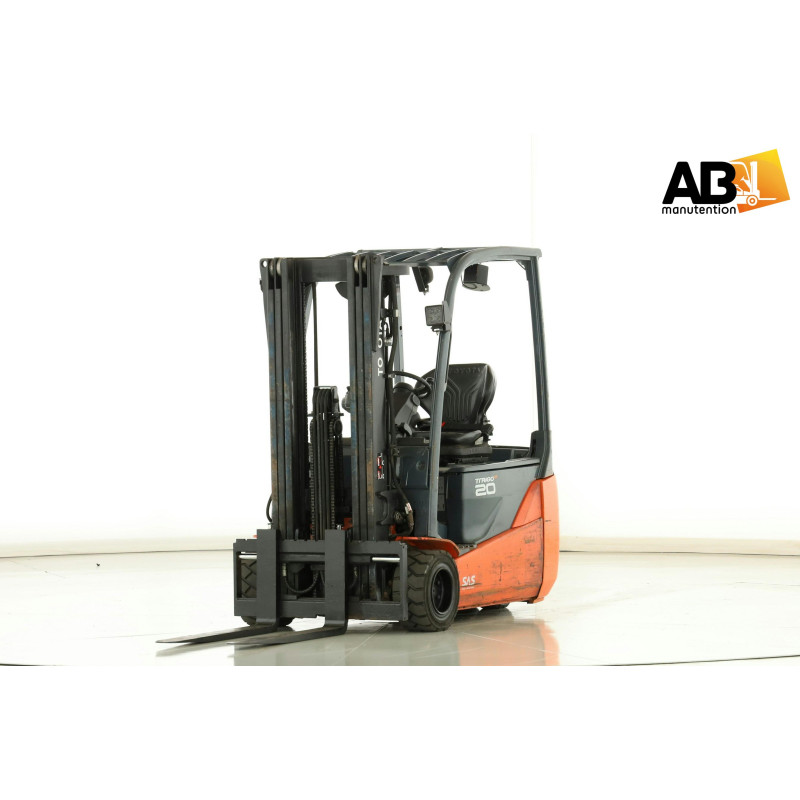 chariot elevateur d'occasion electrique 3 roues LINDE ab manutention