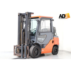 chariot elevateur occasion GAZ  TOYOTA 3t - AB MANUTENTION 59