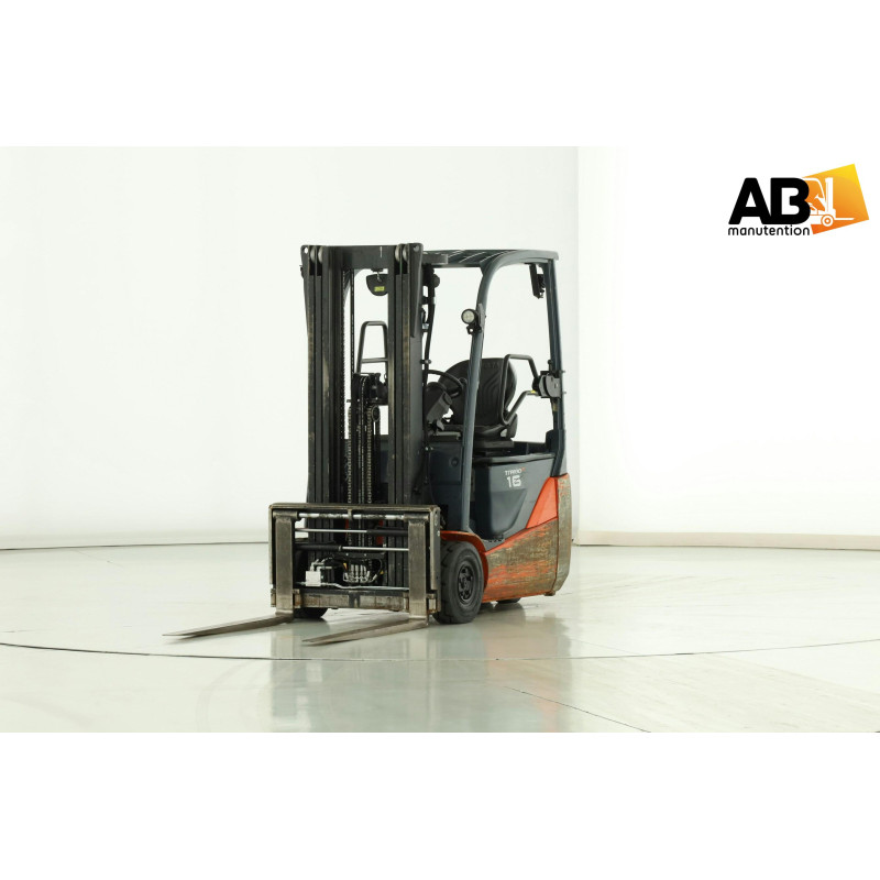 chariot elevateur occasion électrique 3 roues  toyota 1,6t - AB MANUTENTION 59