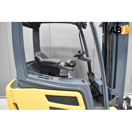 Chariot élévateur d'occasion Electrique 3 roues 1,8T Caterpillar 2ET4000