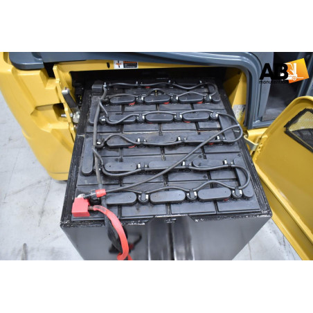 Chariot élévateur d'occasion Electrique 3 roues 1,8T Caterpillar 2ET4000