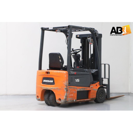 Chariot élévateur d'occasion Electrique 3 roues 1,5T Doosan B-15-T-5