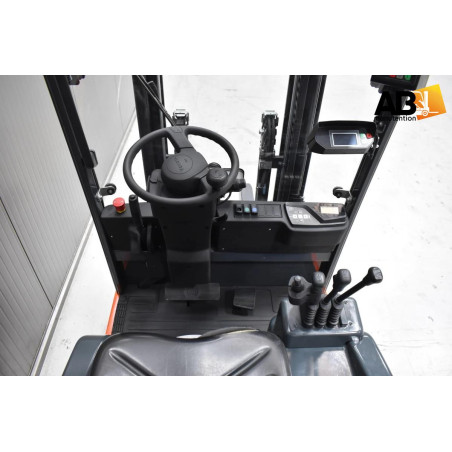 Chariot élévateur d'occasion Electrique 3 roues 1,5T Toyota 7-FBEST-15