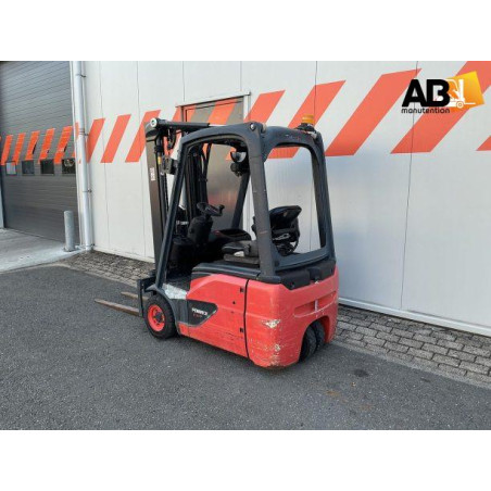 Chariot élévateur d'occasion Electrique 3 roues 1,6T Linde E-16-C-02 KR36