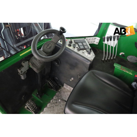 Chariot élévateur d'occasion Multidirectionnel Diesel 5,0T Combilift C8000