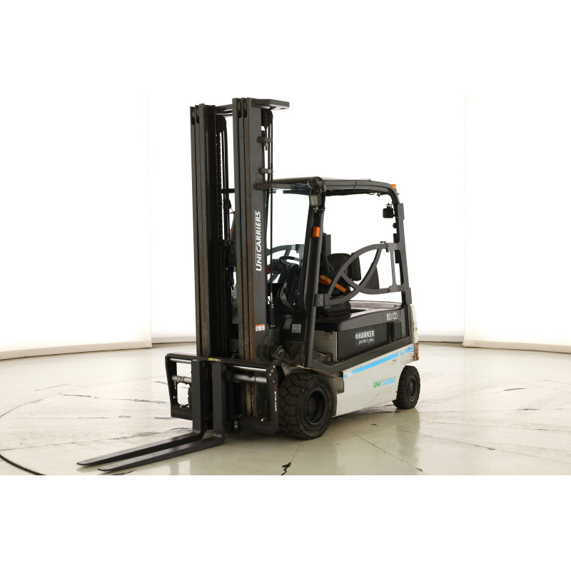 Chariot élévateur d'occasion Electrique 3,0T Unicarriers G-1-Q-2-L-30-Q