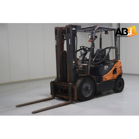 Chariot élévateur d'occasion Diesel 2,5T Doosan D25S-5