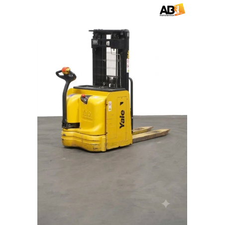 Gerbeur Accompagnant 1400kg  Yale MS14