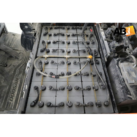 Doosan B-20-T-7-Chariot élévateur d'occasion électrique 3 roues, 2T