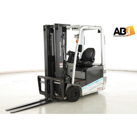 Unicarriers AG-1-N-1-L-16-Q_Chariot élévateur d'occasion Electrique 3 roues 1,6T