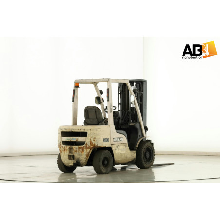 Unicarrieres YG-1-F-1-2-A-30_ Chariot élévateur d'occasion diesel 3T
