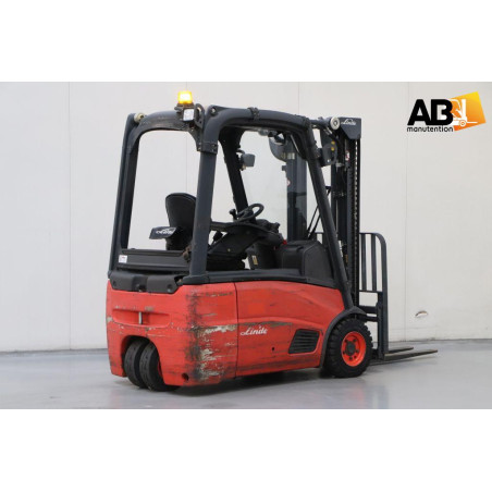 Linde E-16-01_Chariot élévateur d'occasion 3 roues Electrique  1,6T