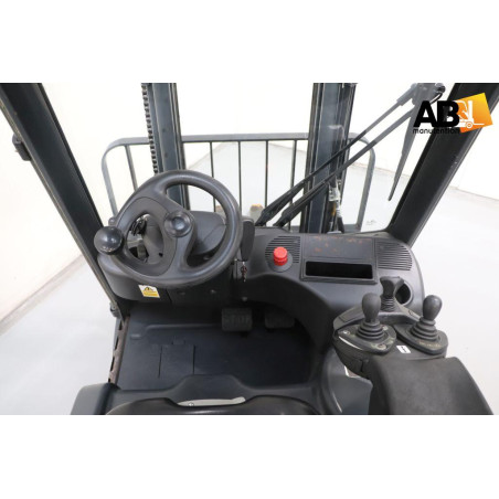 Linde E-16-01_Chariot élévateur d'occasion 3 roues Electrique  1,6T